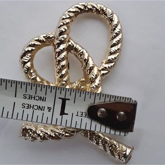 Vintage Light Gold Tone Large Brooch - Picture 6 of 9